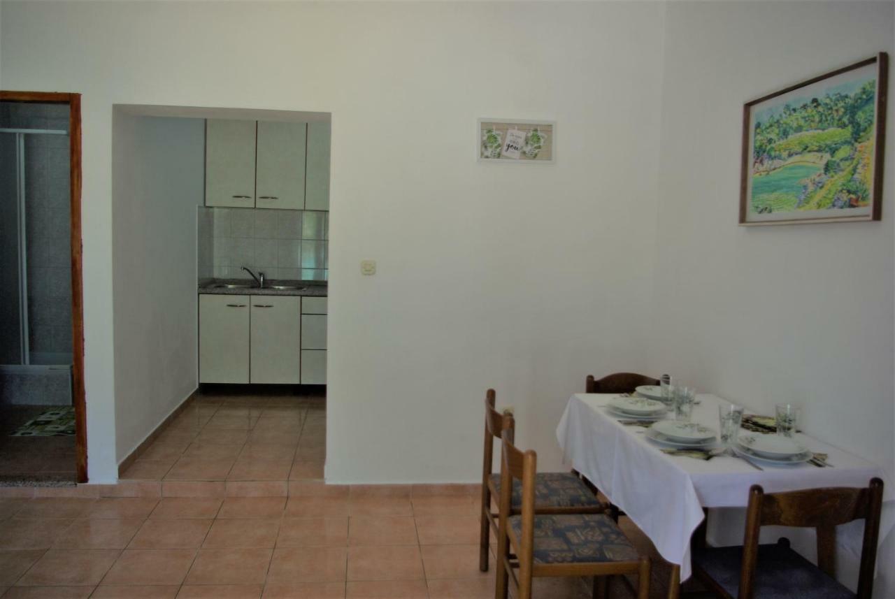 Romantic Apartment In Nature Borovici Экстерьер фото